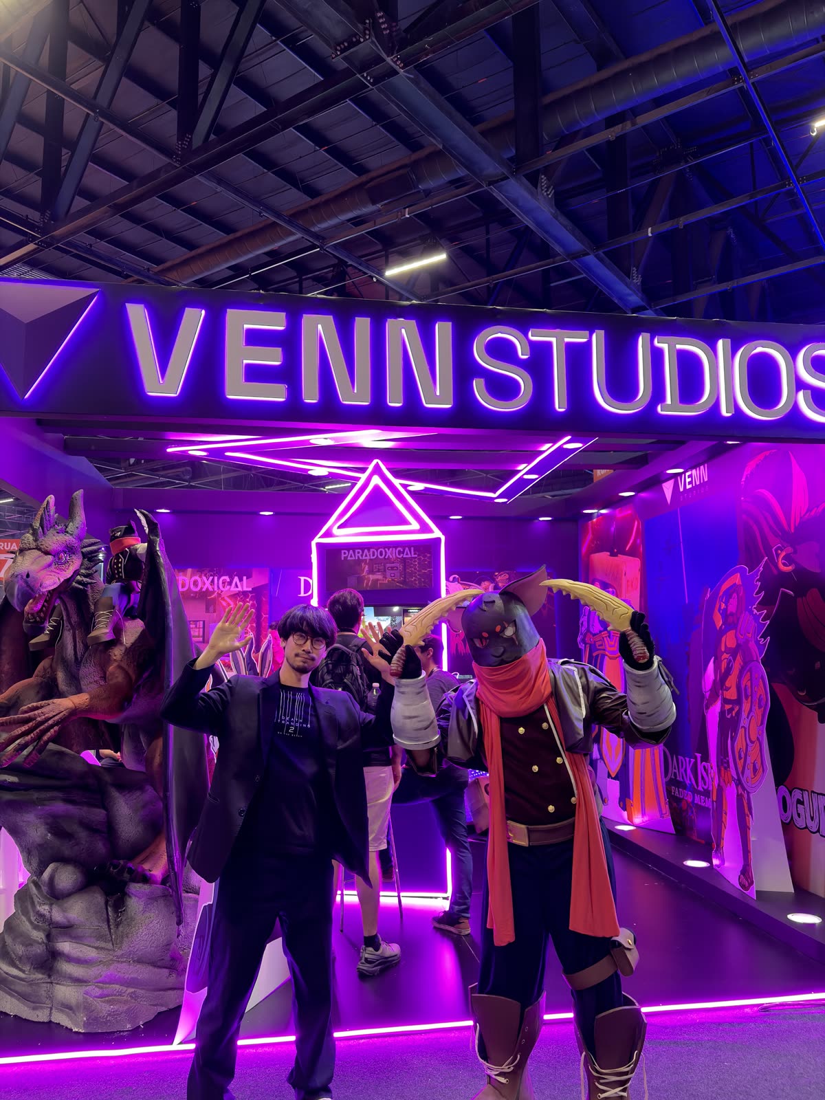 Akihito, Brazil's Hideo Kojima look-alike, posing with Tom from Venn Studios in cosplay as a Rogue Reigns character